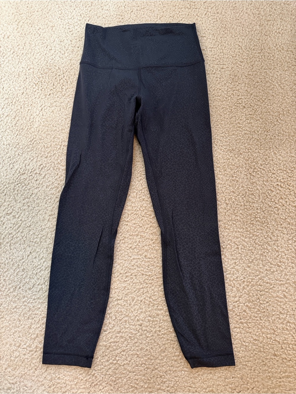 Lululemon Align High-Waist Black Textured (leopard shift) leggings, Size 6, 25”
